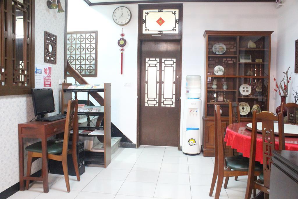 Tainan Travel Inn - Chenggong Univ. Екстериор снимка